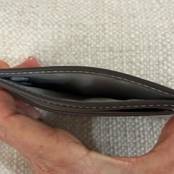 Kate Spade NWOT silver &Cream  Card Holder with Logo - Picture 7 of 13